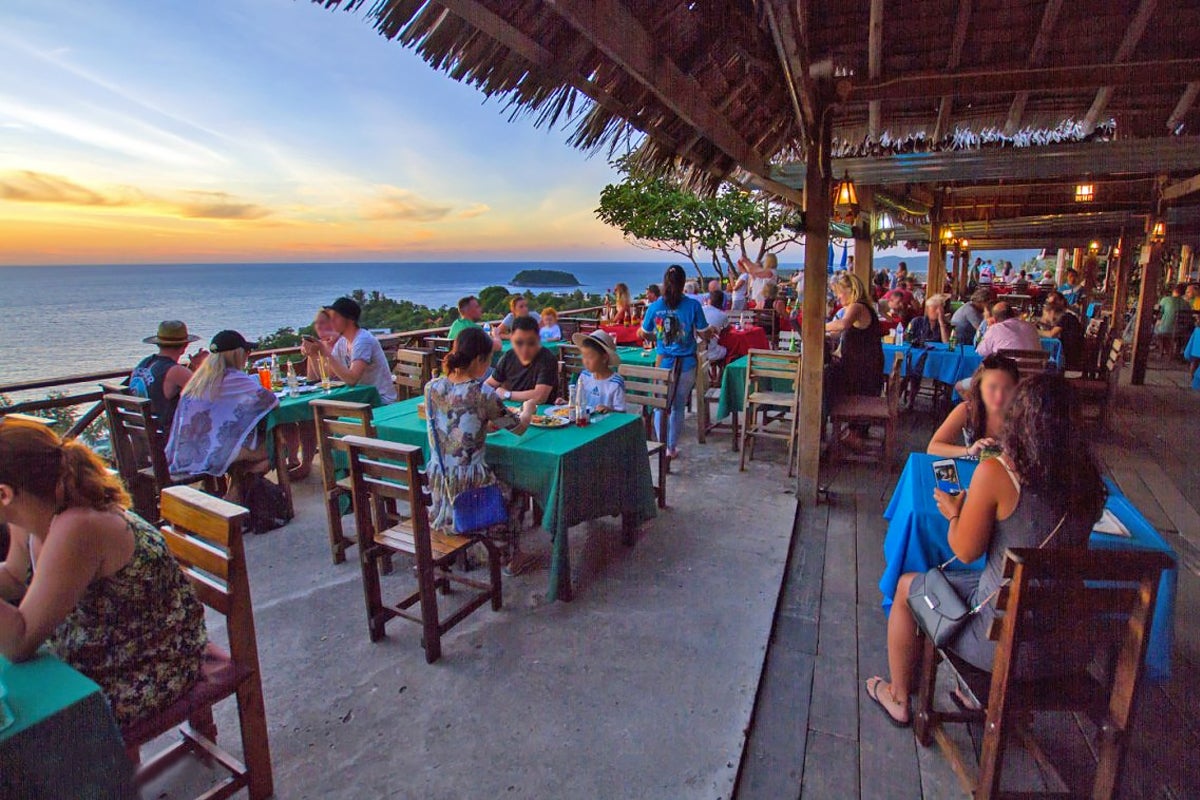 Nightlife in Phuket: Chase the Sunset and Match the Evening Vibes