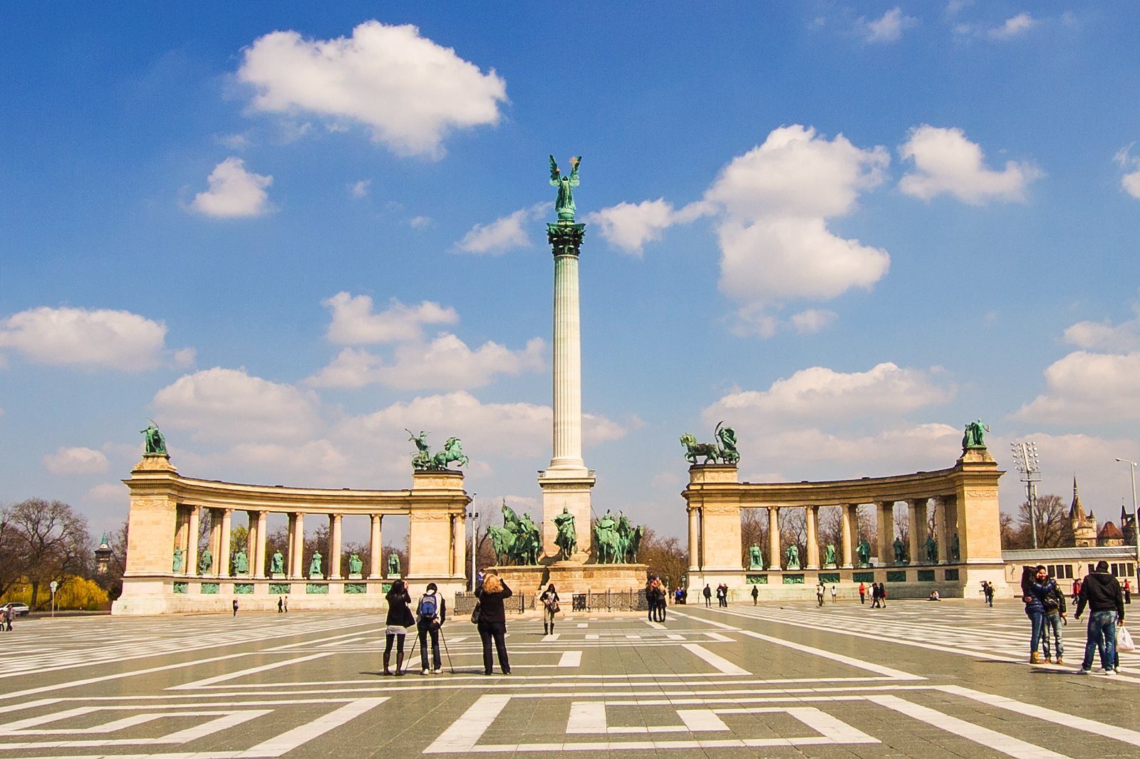 historical places to visit in hungary