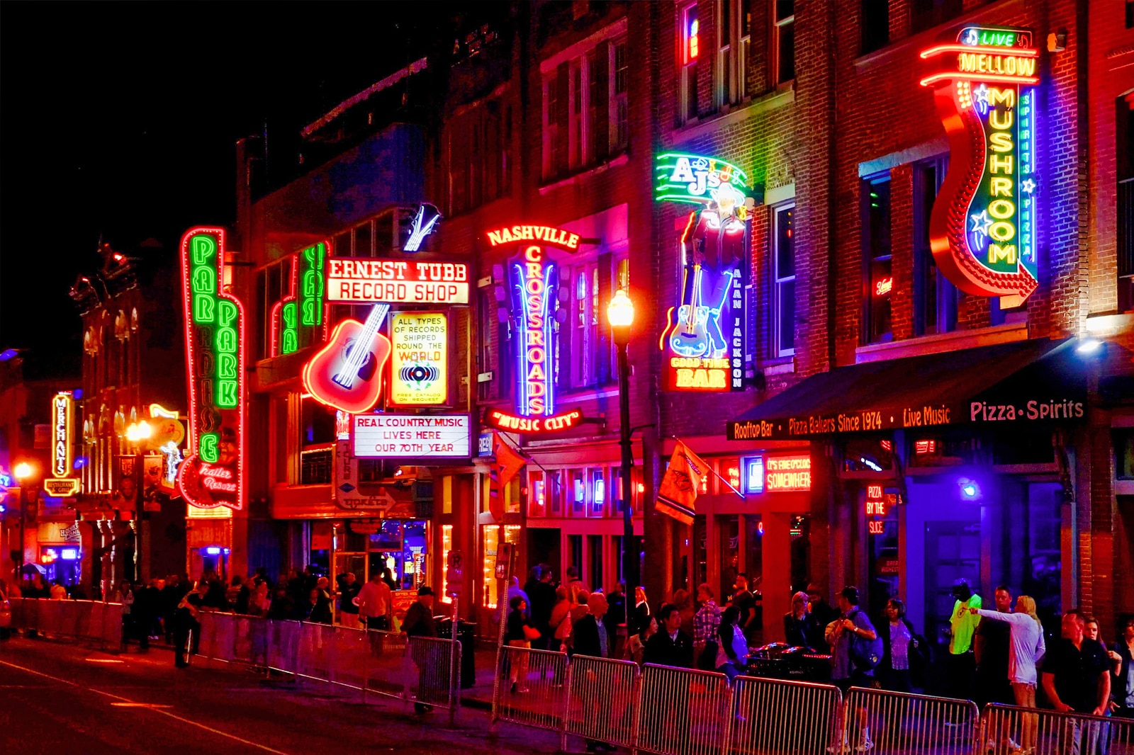 Nightlife in Nashville Nashville travel guide Go Guides