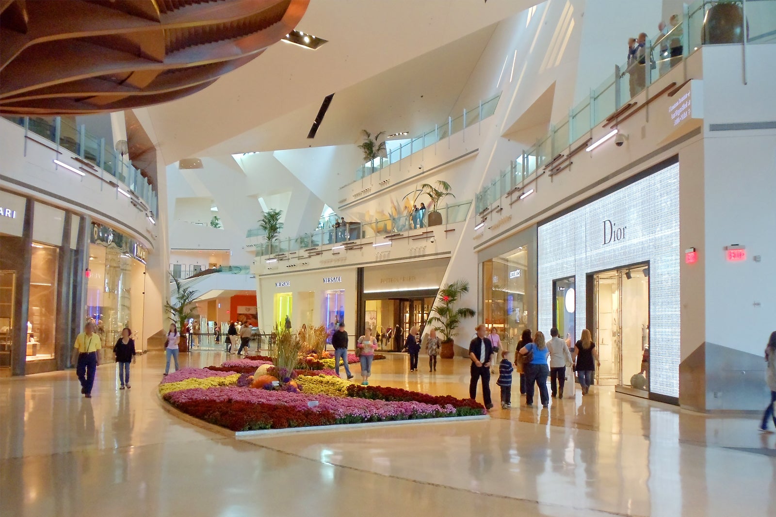 Las Vegas Shopper's Guide To Malls On The Strip 