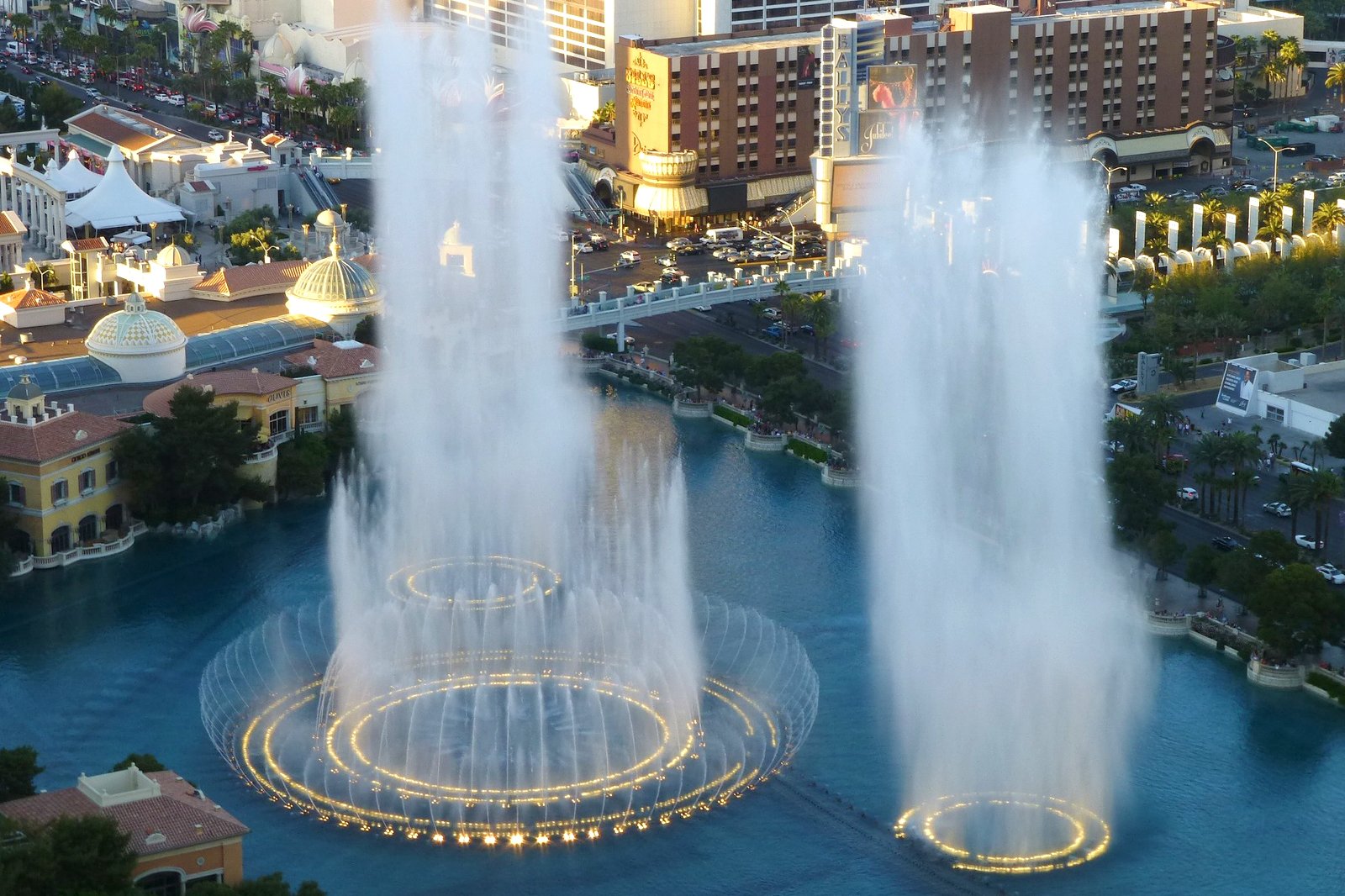 Las Vegas, Los Eeuu - 14 De Abril De 2014: Hotel Del Casino De París Las  Vegas En Las Vegas. El Hotel Se Encuentra Entre Los 30 Hoteles Más Grandes  Del Mundo