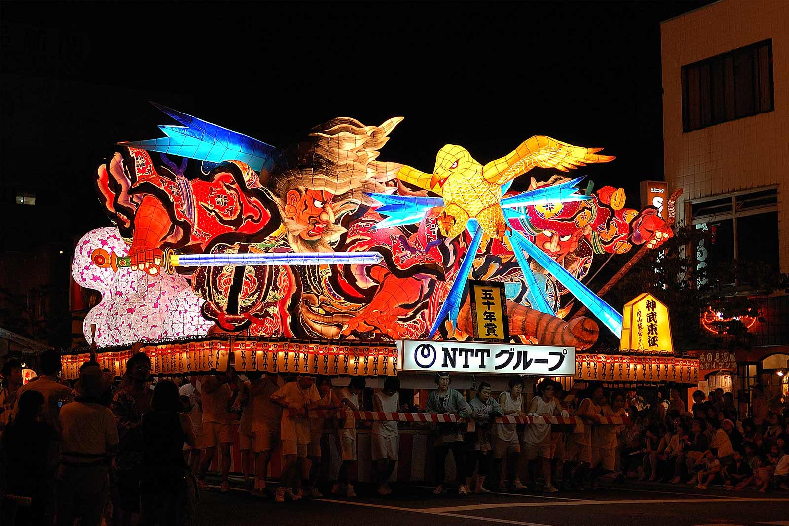 日本各地の祭り トップ 10 - 日本の伝統と地域の魅力を体感できる