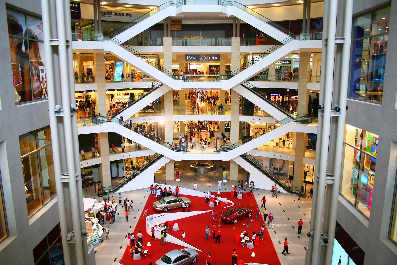 10 Best Shopping Malls in the World