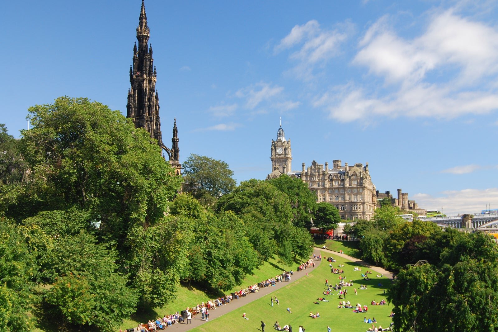 Princes Street Gardens In Edinburgh Relax In A Stunning Park Go Guides Princes Street Gardens In Edinburgh Relax In A Stunning Park Go Guides