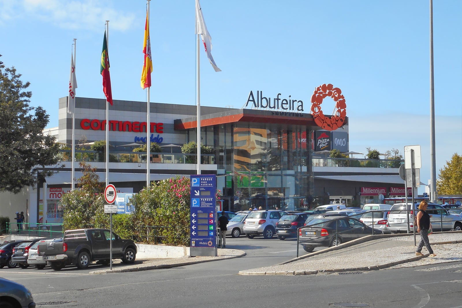 10 Best Places to Go Shopping in Albufeira - Albufeiras Best Places to Shop  – Go Guides