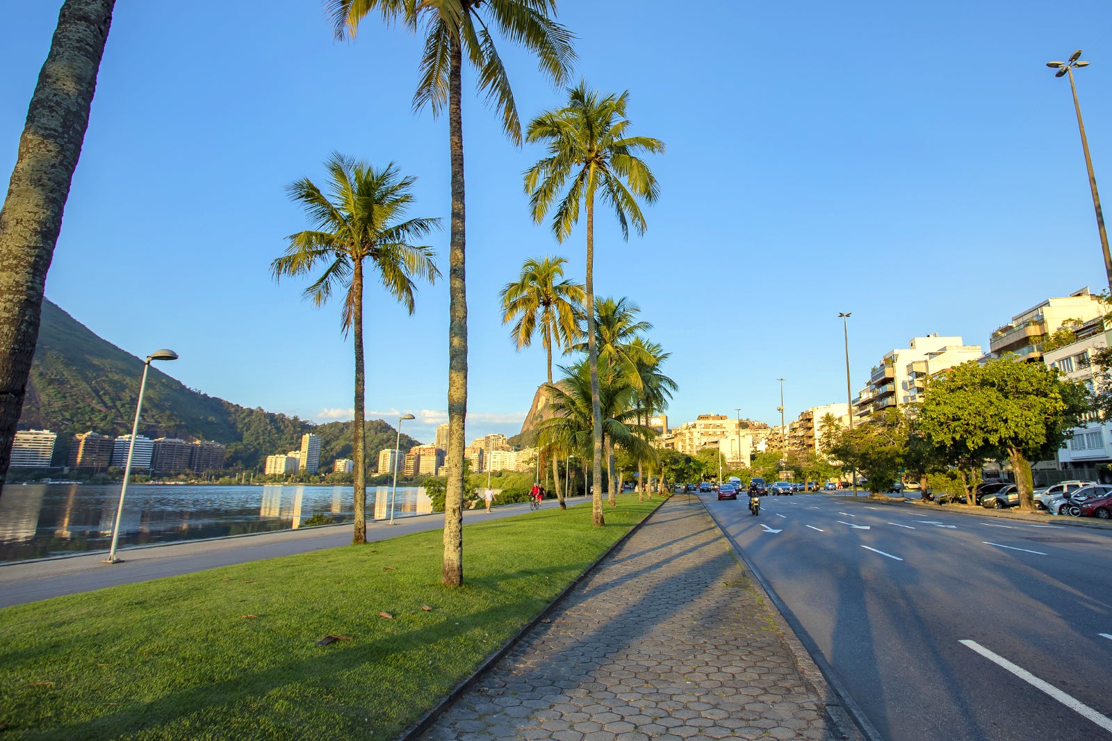 Avenida Epitácio Pessoa no Rio de Janeiro Endereço de um dos cartõespostais da cidade Go Guides Avenida Epitácio Pessoa no Rio de Janeiro Endereço de um dos cartõespostais da cidade Go Guides