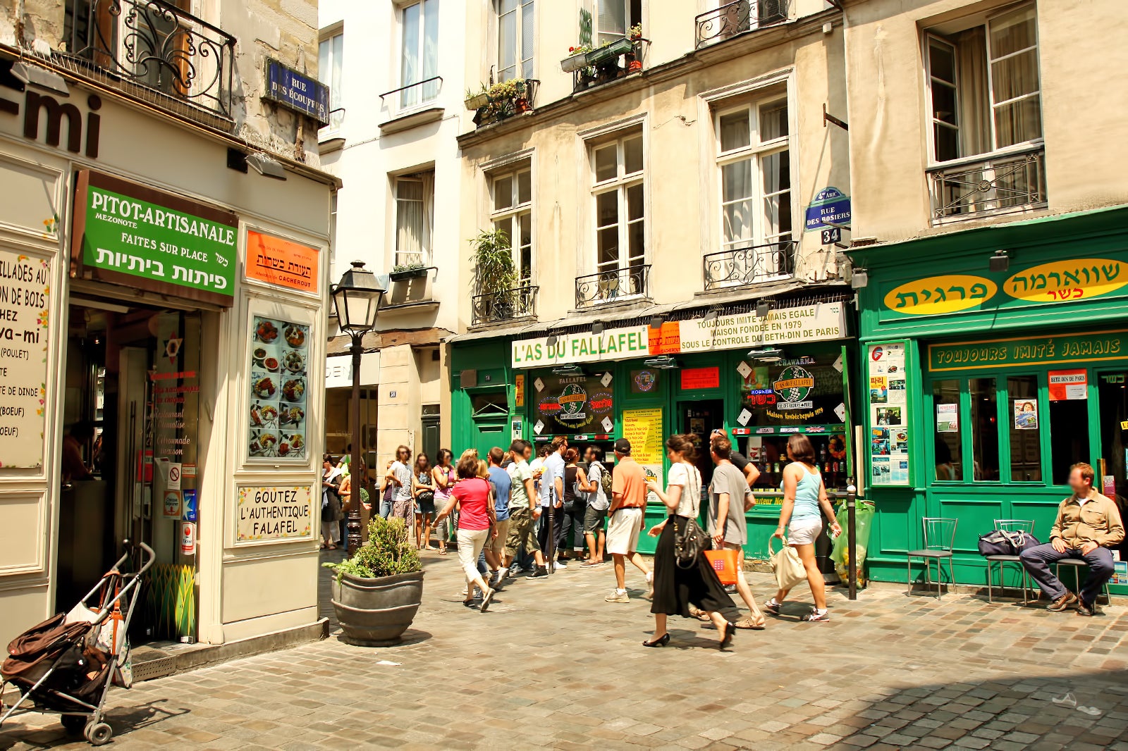 Le Marais in Paris - Pick Up a Falafel in the Old Jewish District