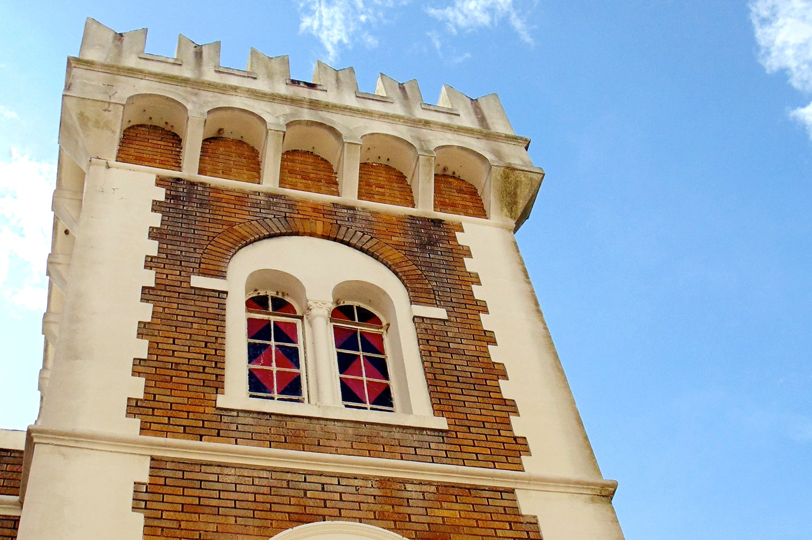 10 Best Bars, Live Music, and in Tampa Where to Party at