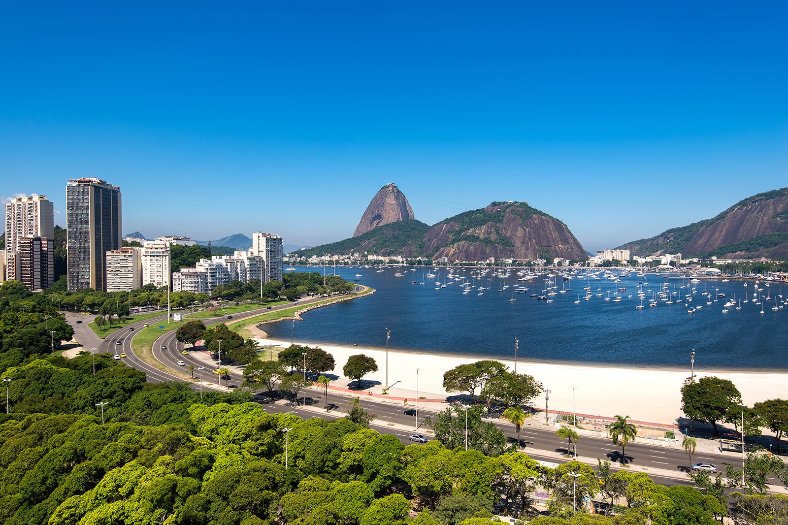 Bairro de Botafogo no Rio de Janeiro - A natureza e a cultura se