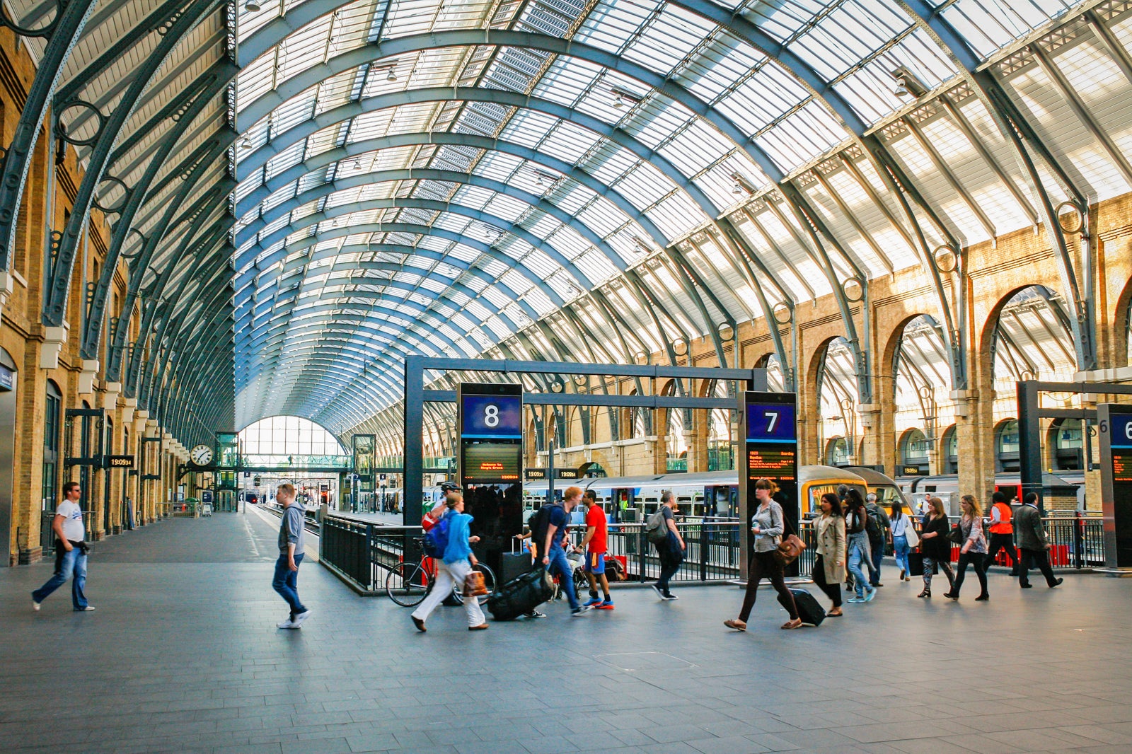 London King s Cross Station Explore A Historic Rail Station And Busy London King s Cross Station Explore A Historic Rail Station And Busy