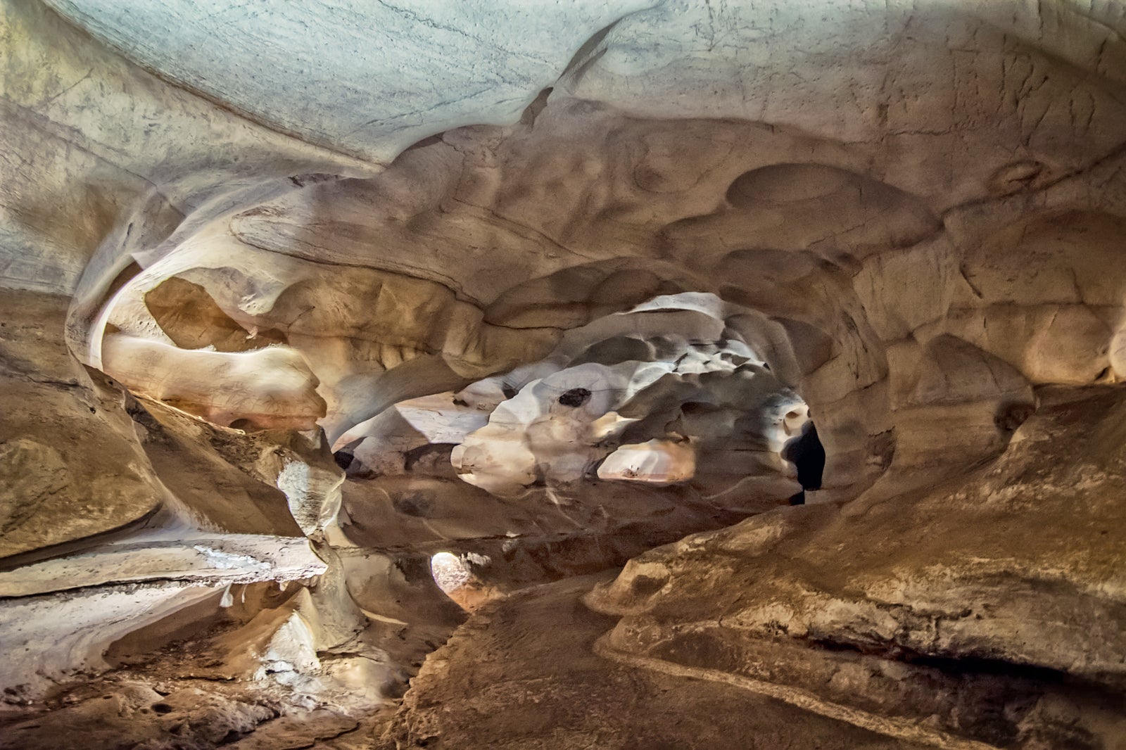 Longhorn Cavern State Park near San Antonio - The National Cave of Texas -  Go Guides