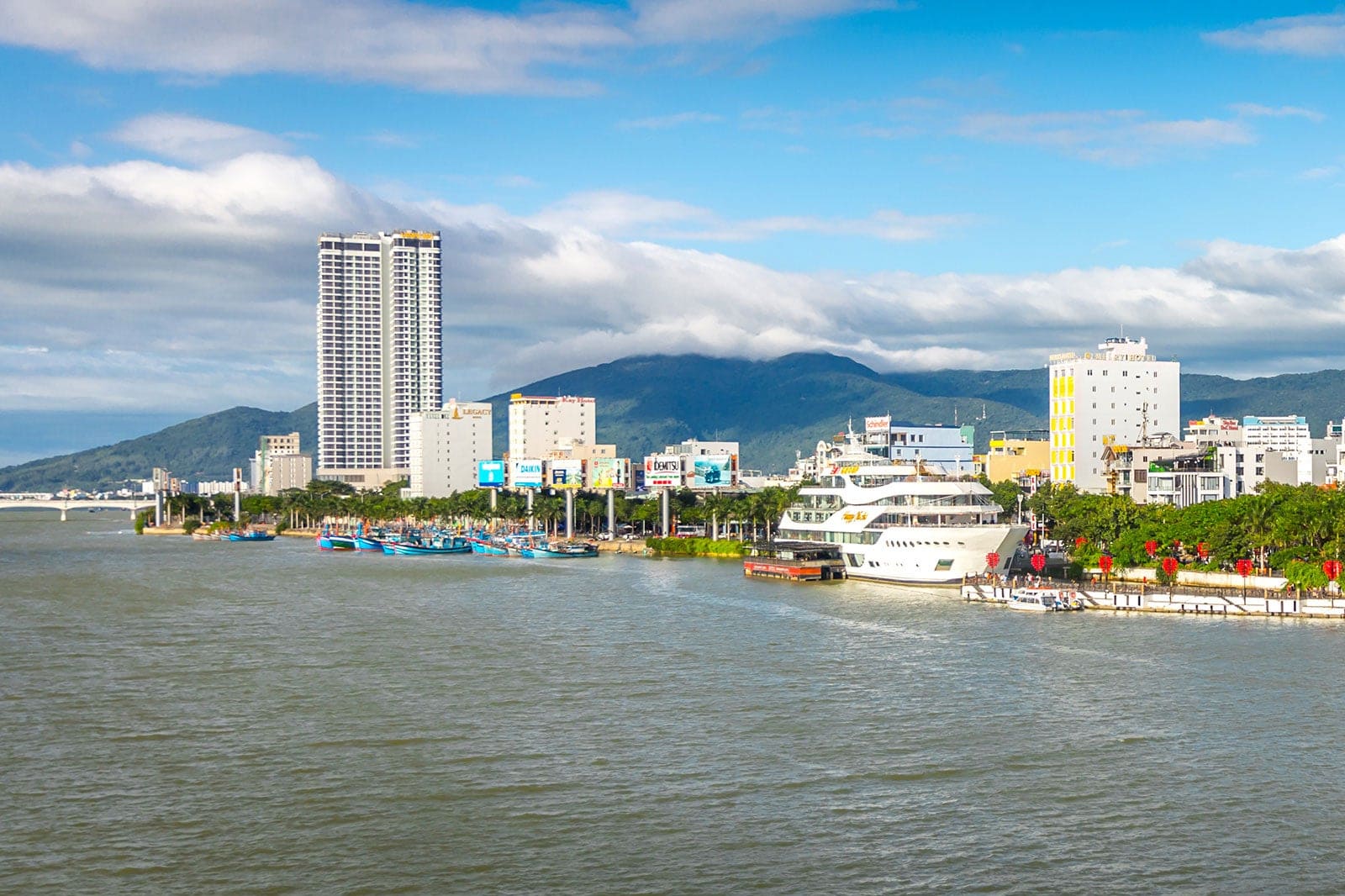 When is the Best Time to Visit Danang? An overview of monthly weather in Danang When is the Best Time to Visit Danang? An overview of monthly weather in Danang