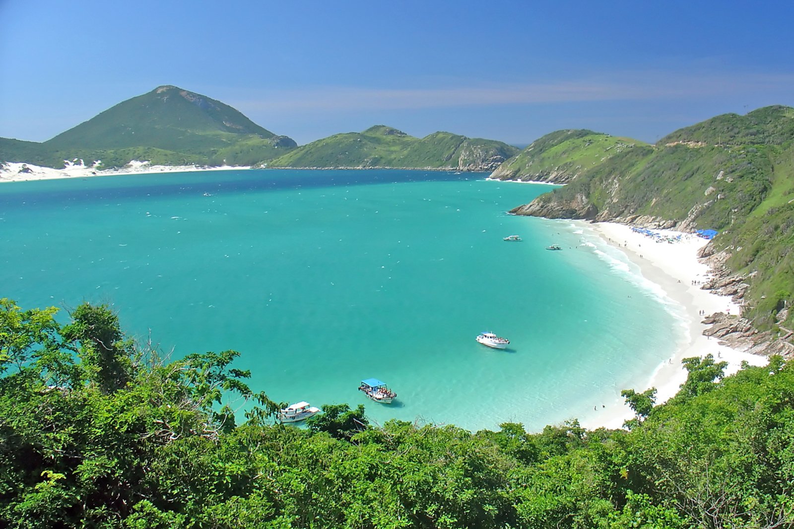 Nice weather, a quiet beach and exciting chess battles in Brazil