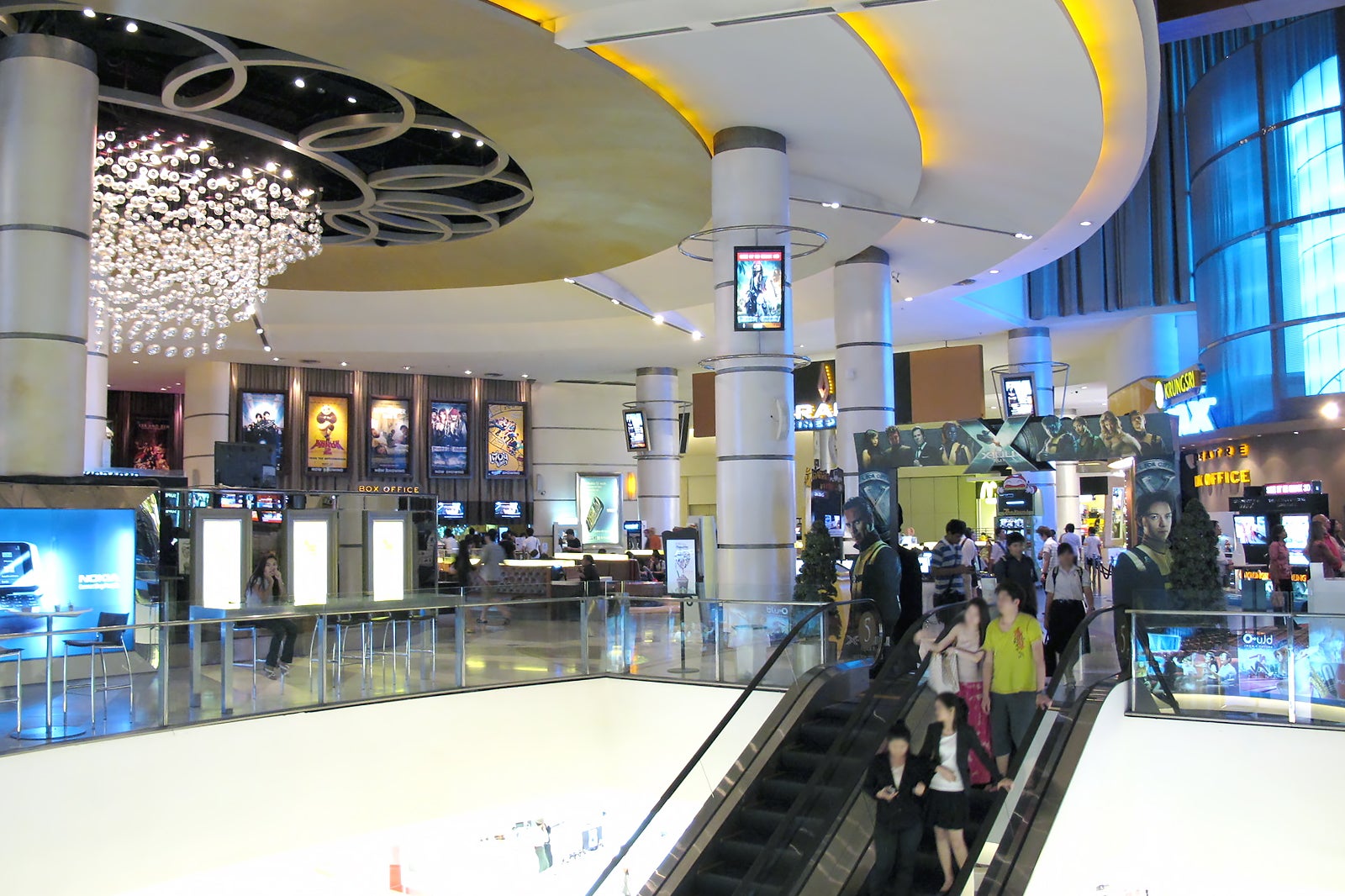 Siam Paragon shopping mall Bangkok - Upmarket shopping center