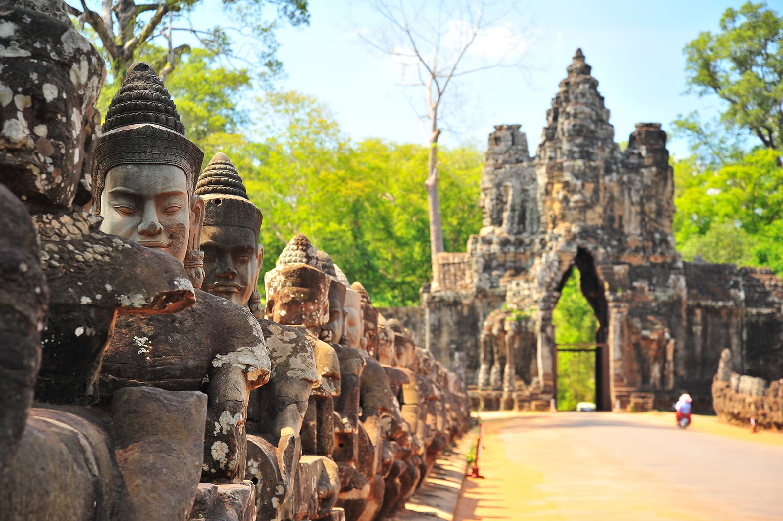 angkor tour guide