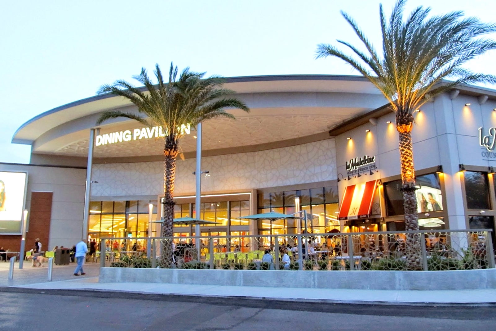 The Florida Mall One Of The Largest Shopping Malls In Orlando