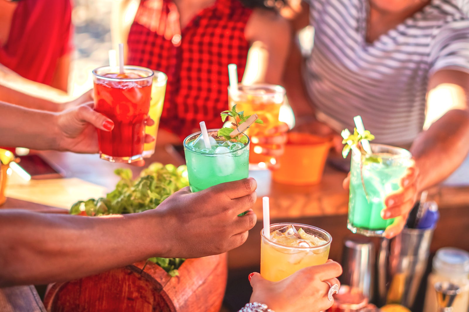 12 Best Beach Clubs And Bars In The Bahamas Where To Party At Night 
