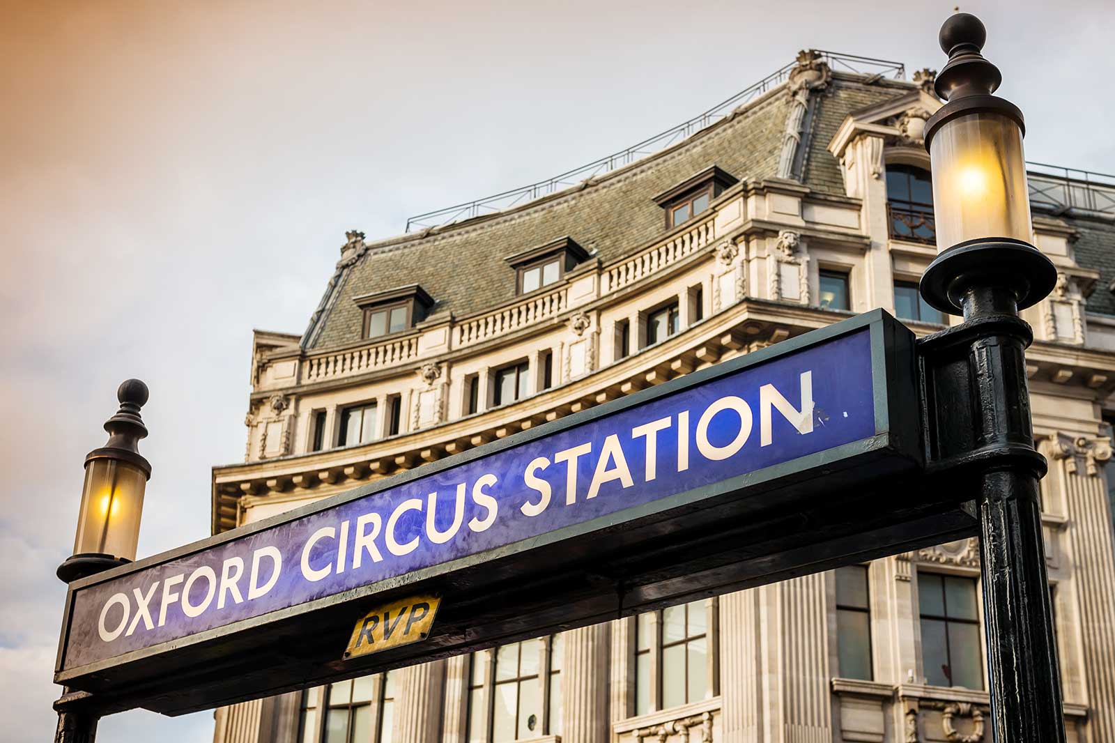 10 Main Tube Stations in London - What Are the Best Attractions to ...