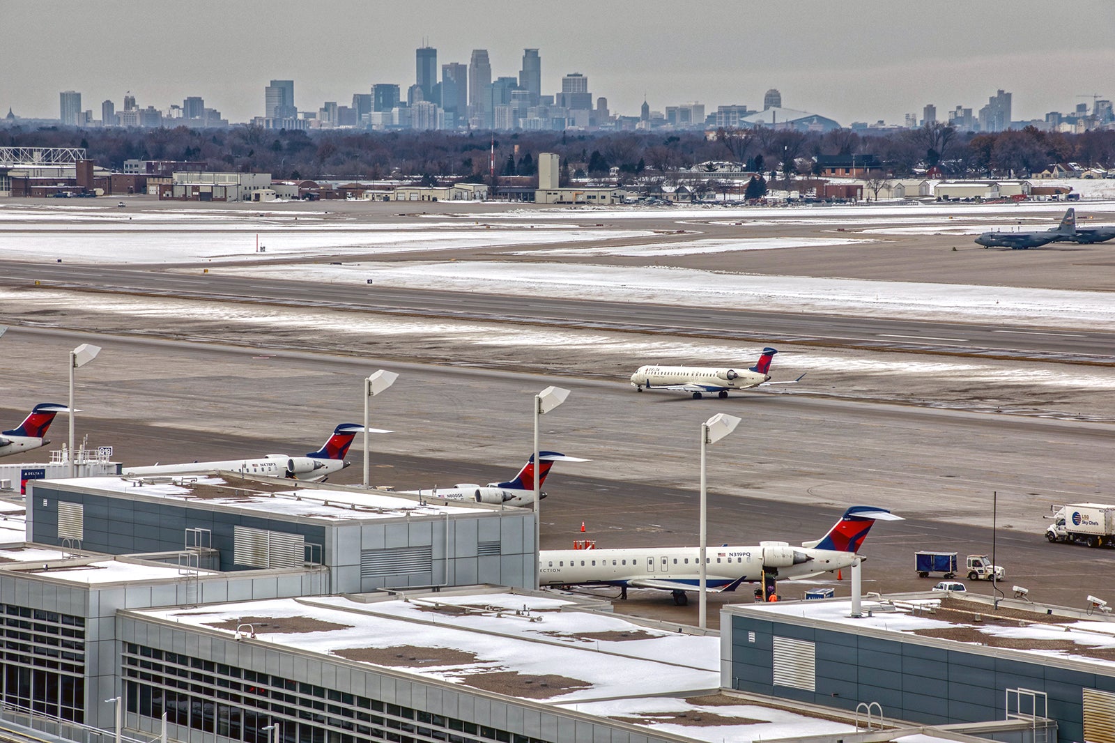 minneapolis airport international travel