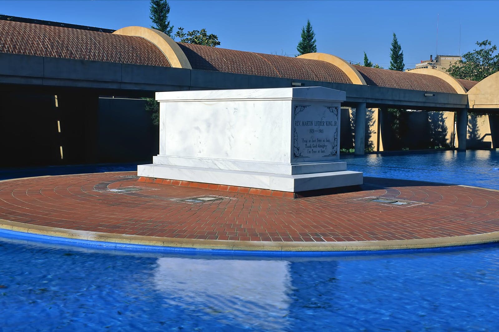 The King Center - See Exhibitions and the Birth Home of Dr. Martin ...