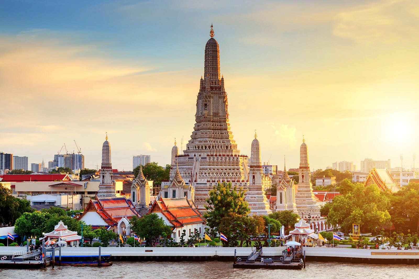 Wat Arun In Bangkok Temple Of Dawn Go Guides