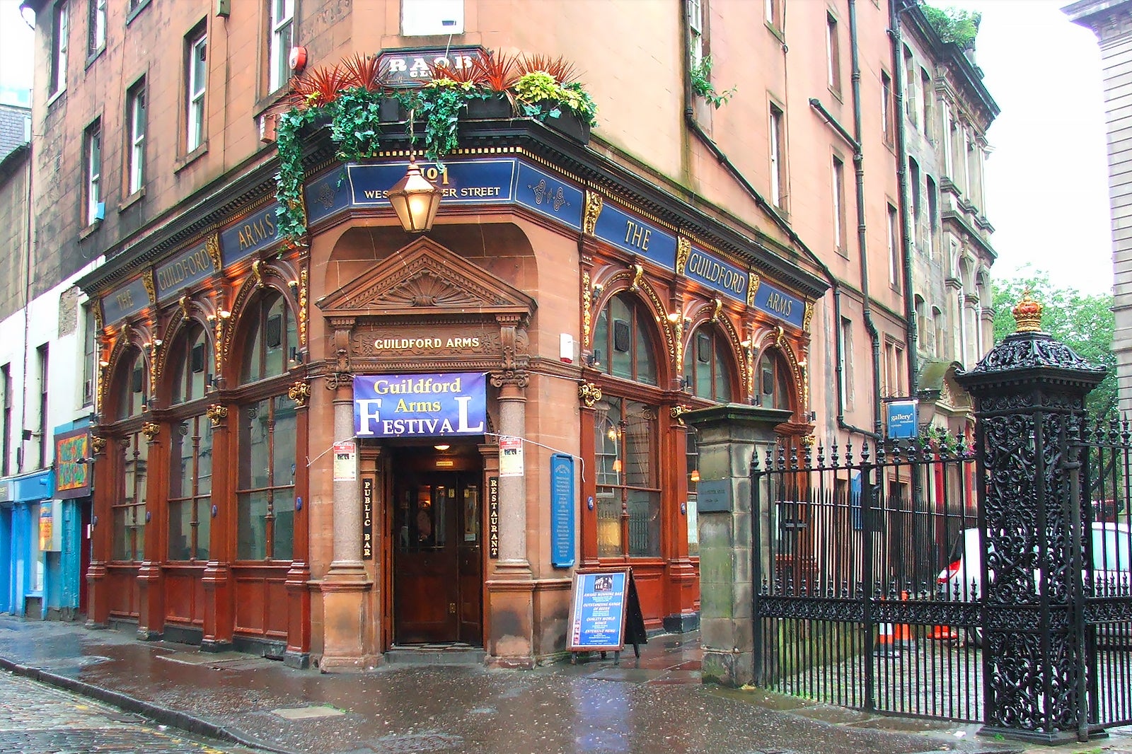 10 Best Pubs in Edinburgh - Where to Go in Edinburgh for a Great Pint ...