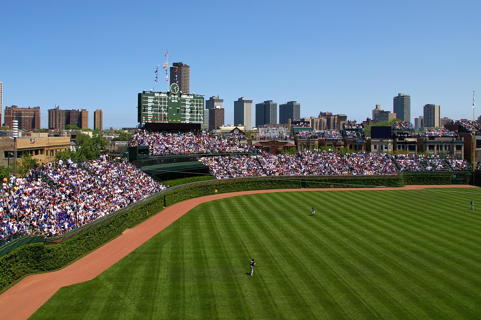 Wrigley Field in Chicago - Take a Tour of a Historic Major League Baseball  Stadium – Go Guides