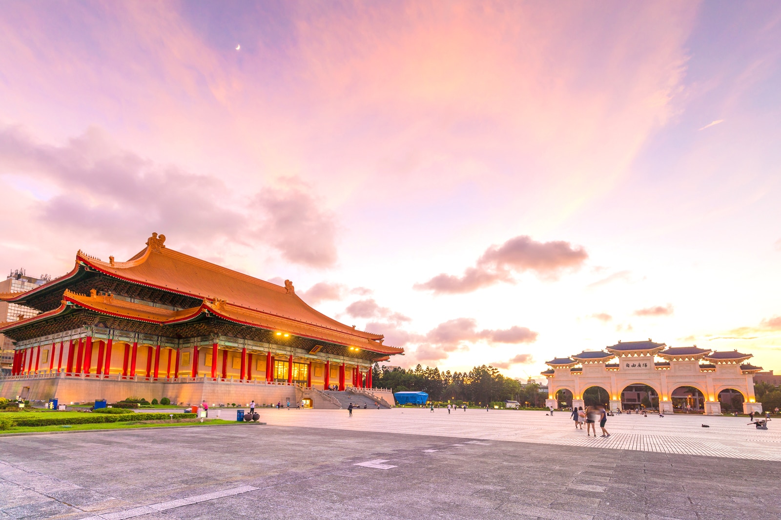 chiang kai shek memorial hall