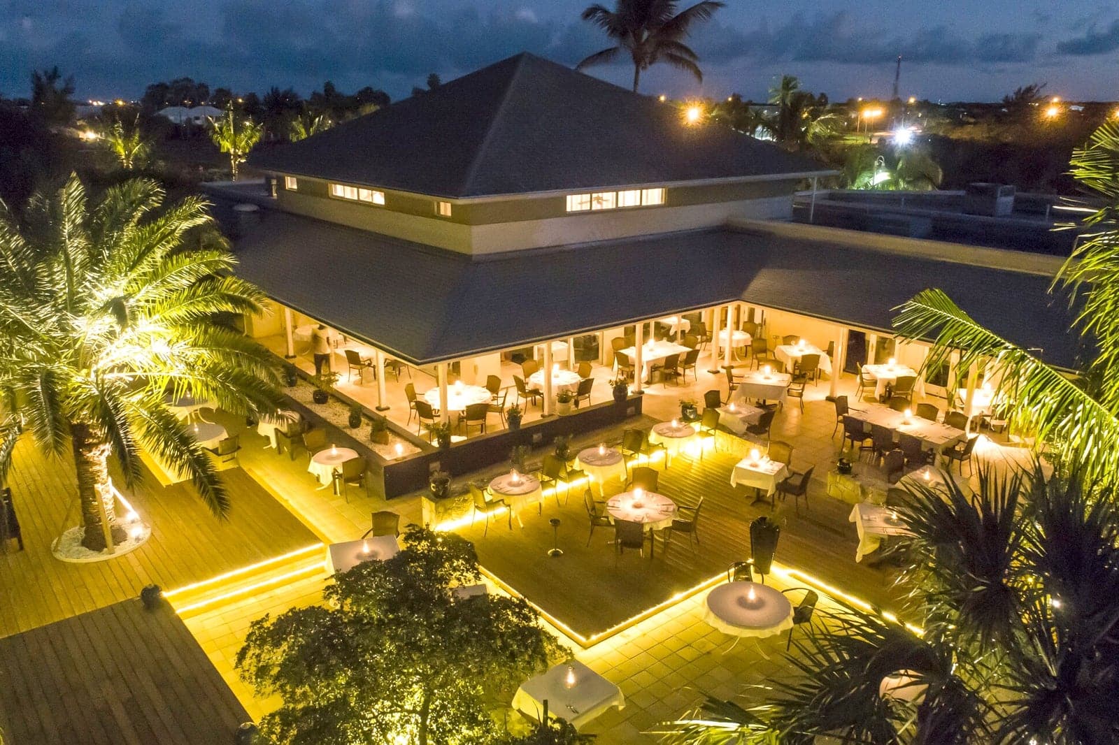 10 Best Beach Bars in Turks and Caicos - Where to Party at Night in ...