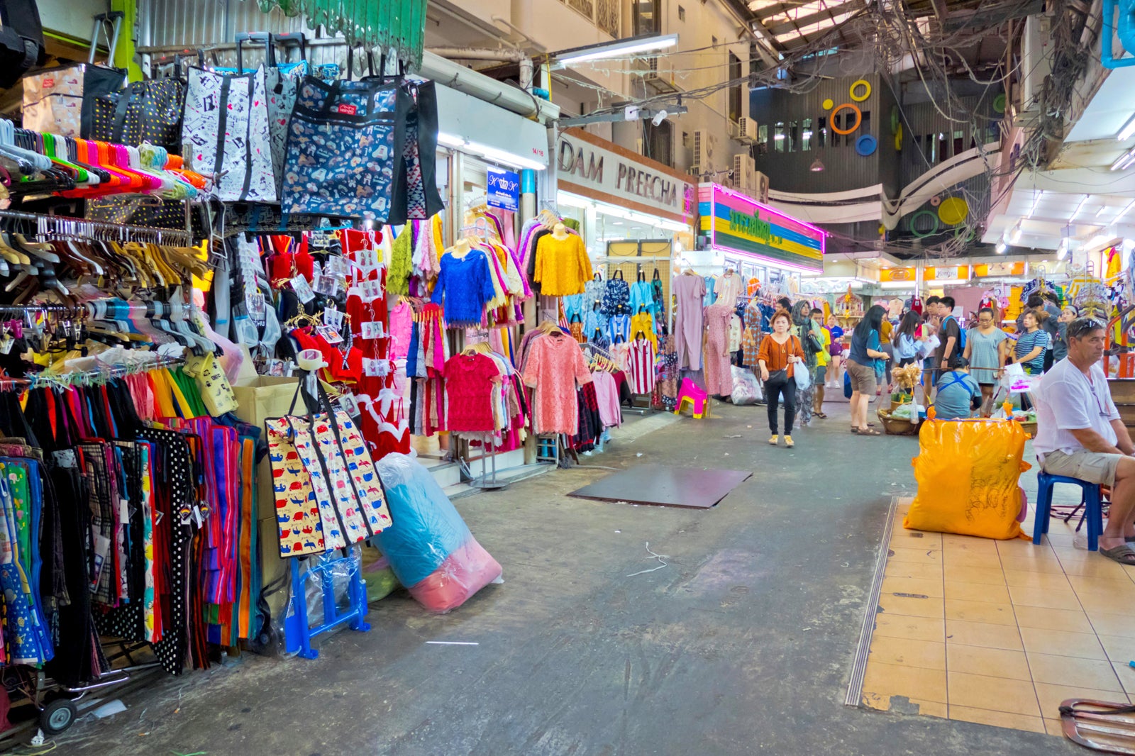 Kết quả hình ảnh cho Pratunam Market