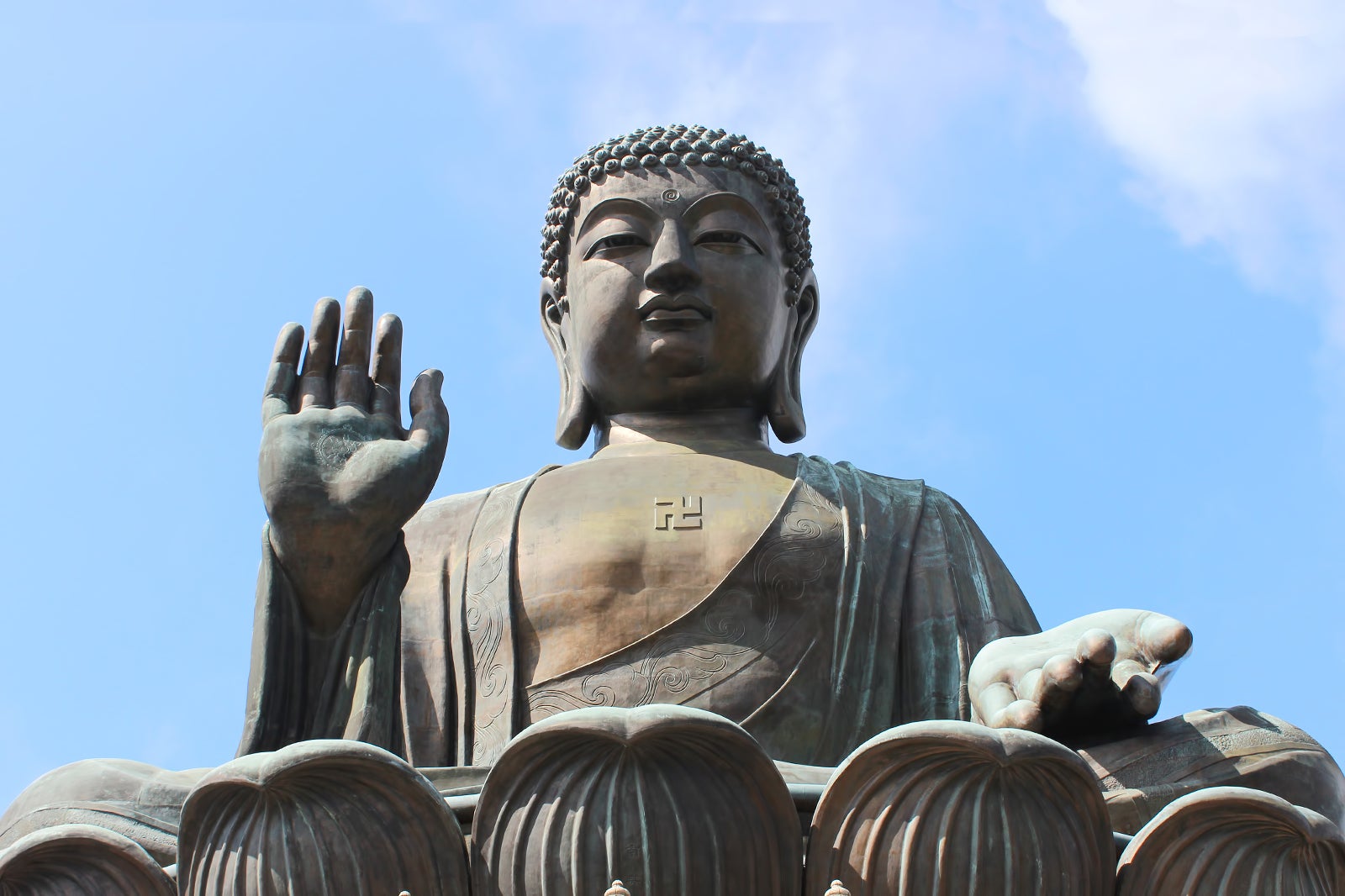 Biglietti e Tours - Grande Buddha (Tian Tan Buddha), Hong Kong - Viator