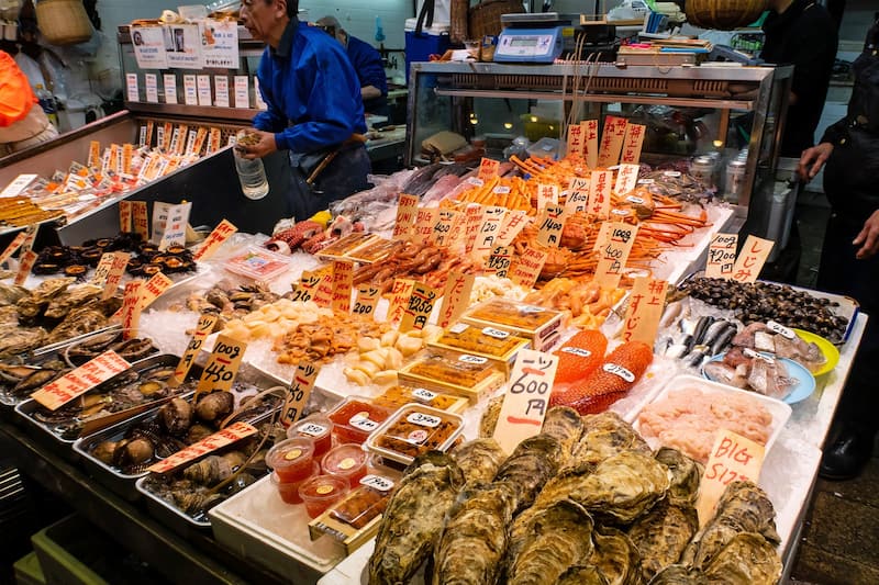 京都で人気のショッピングスポット 10 選 伝統の和小物ほかお土産選びにうれしい名店ぞろい Go Guides 京都で人気のショッピングスポット 10 選 伝統の和小物ほかお土産選びにうれしい名店ぞろい Go Guides