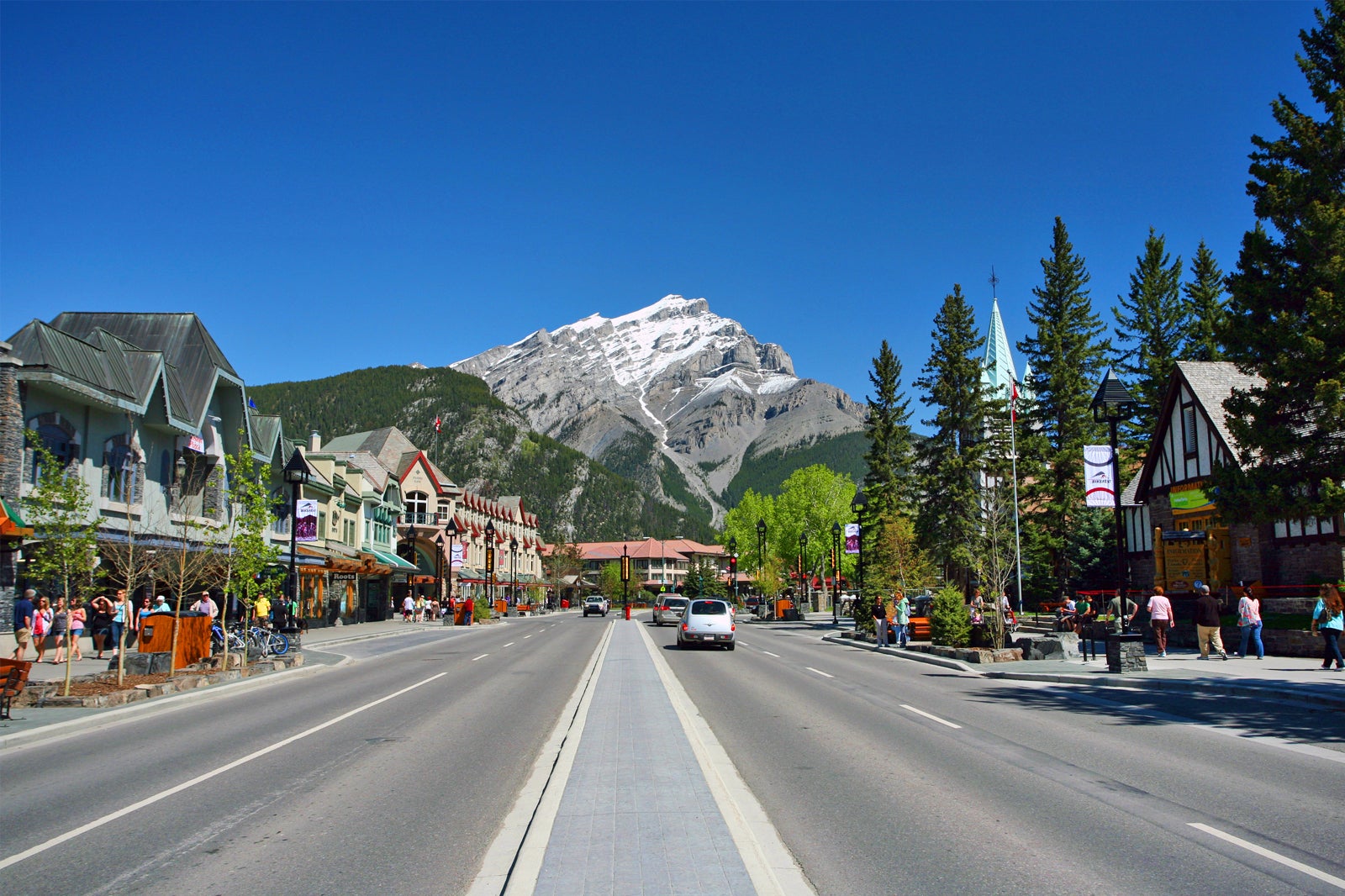 budget travel in banff