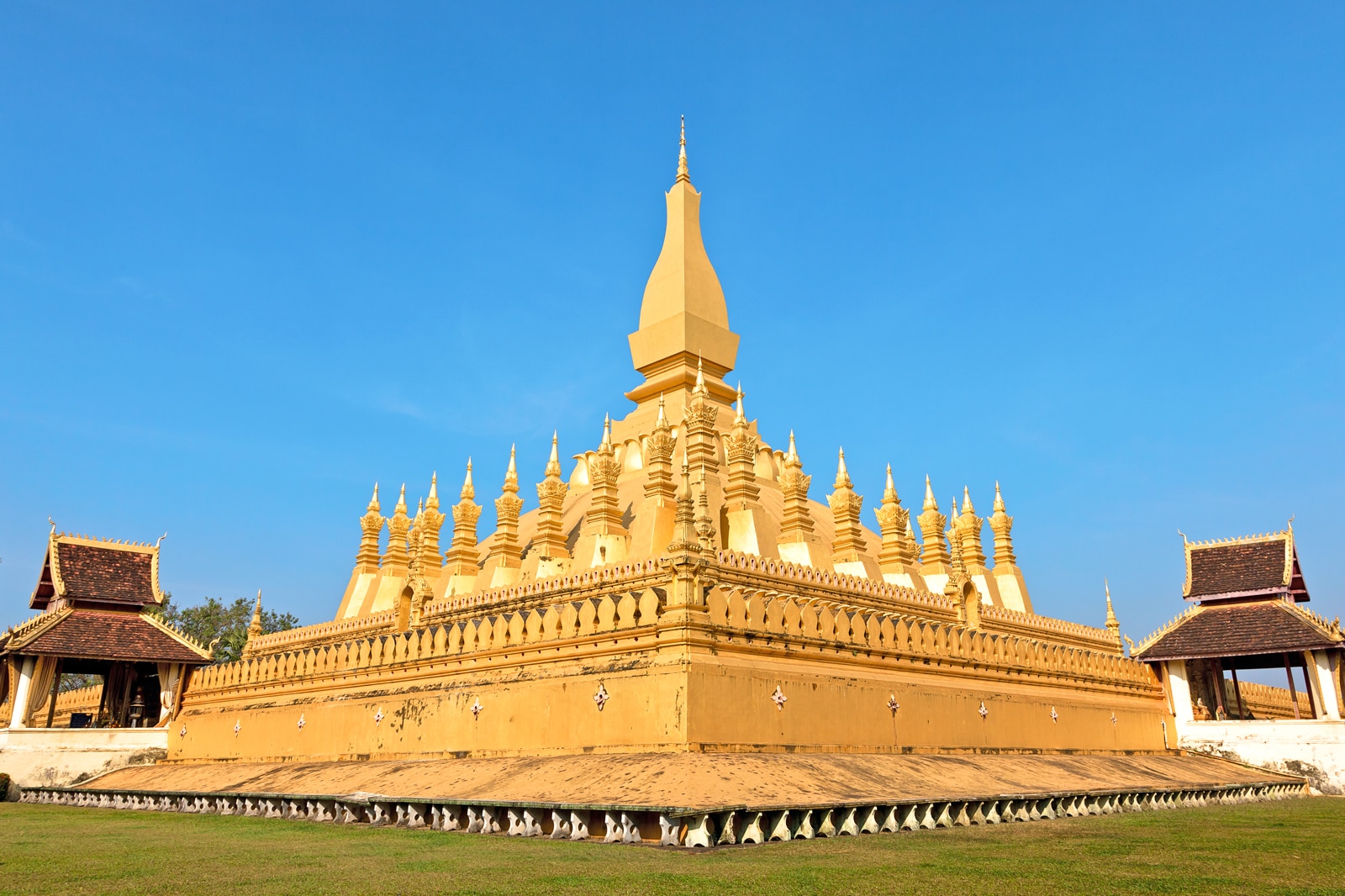 Pha That Luang - Vientiane Attractions – Go Guides