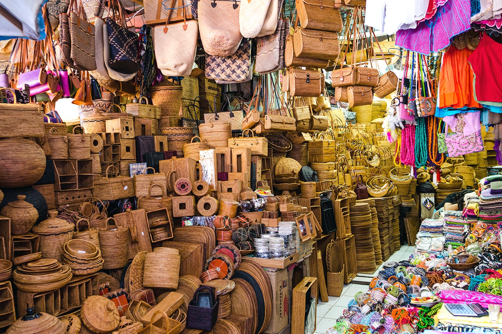 Ubud Art Market Bali  Traditional Art Market in Ubud Village