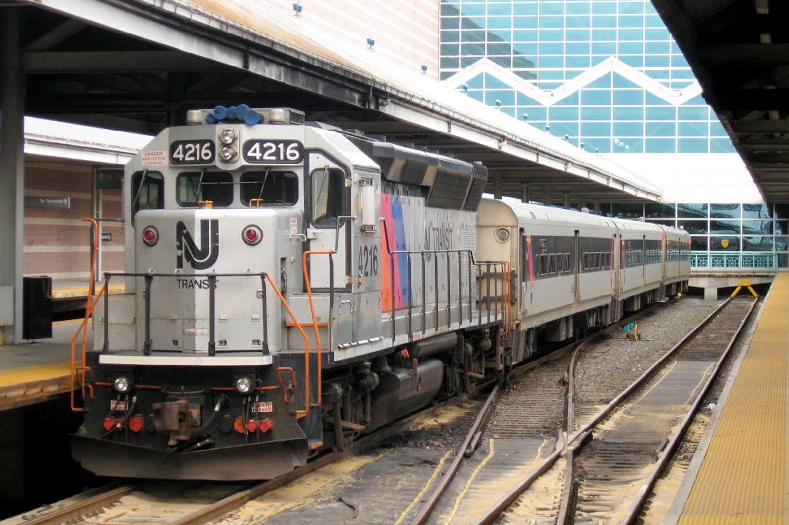 philadelphia airport to atlantic city train