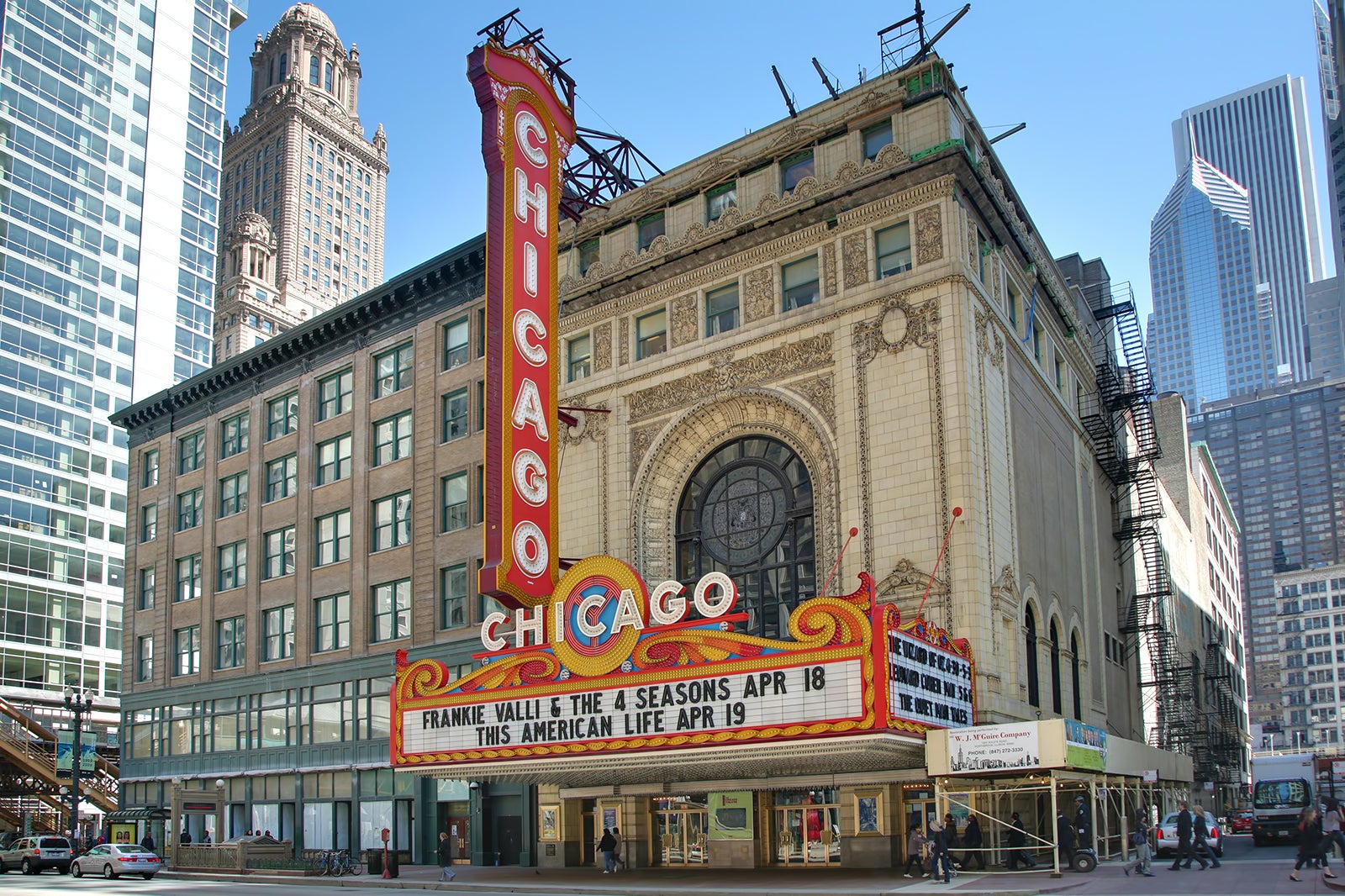 visit chicago theater