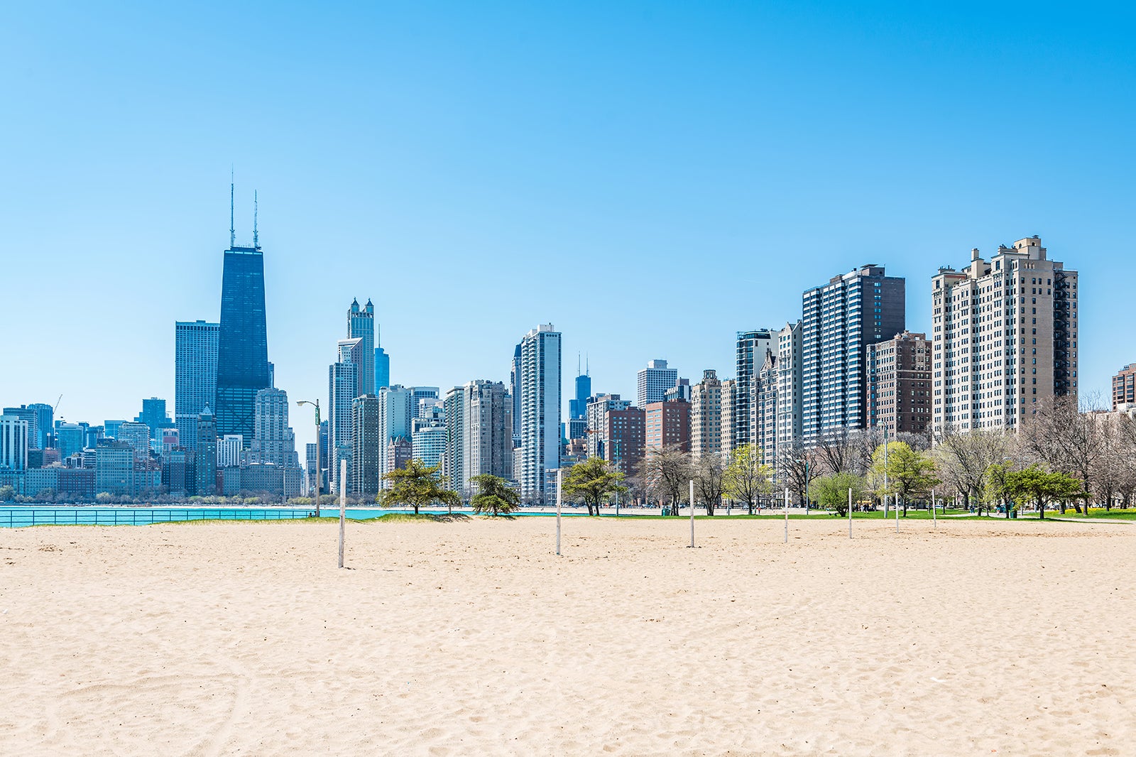 North Avenue Beach in Chicago - Beachside for Bums and Athletes Alike ...