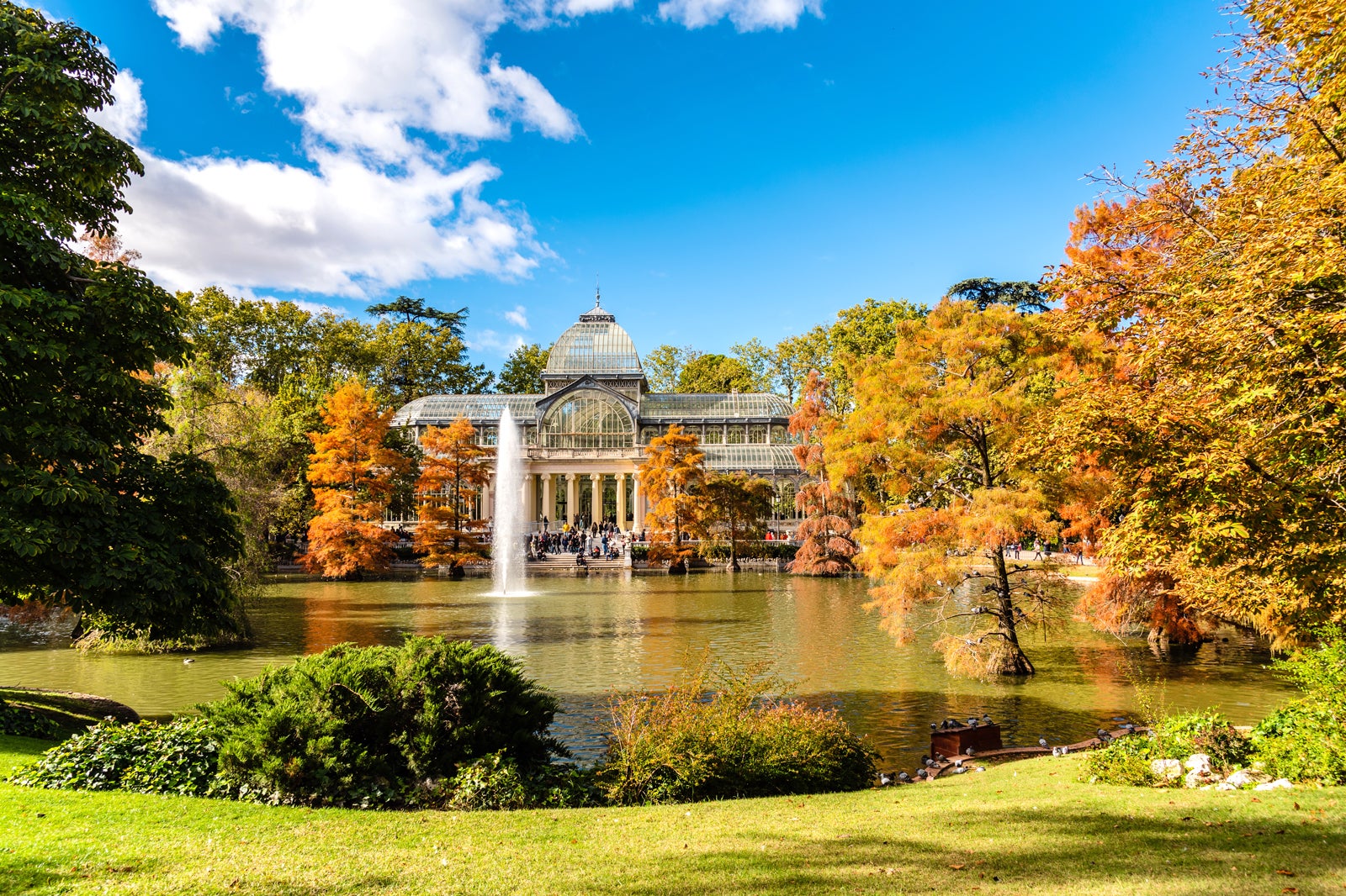 Retiro in Madrid - A Neighbourhood of Vibrant Greenery – Go Guides