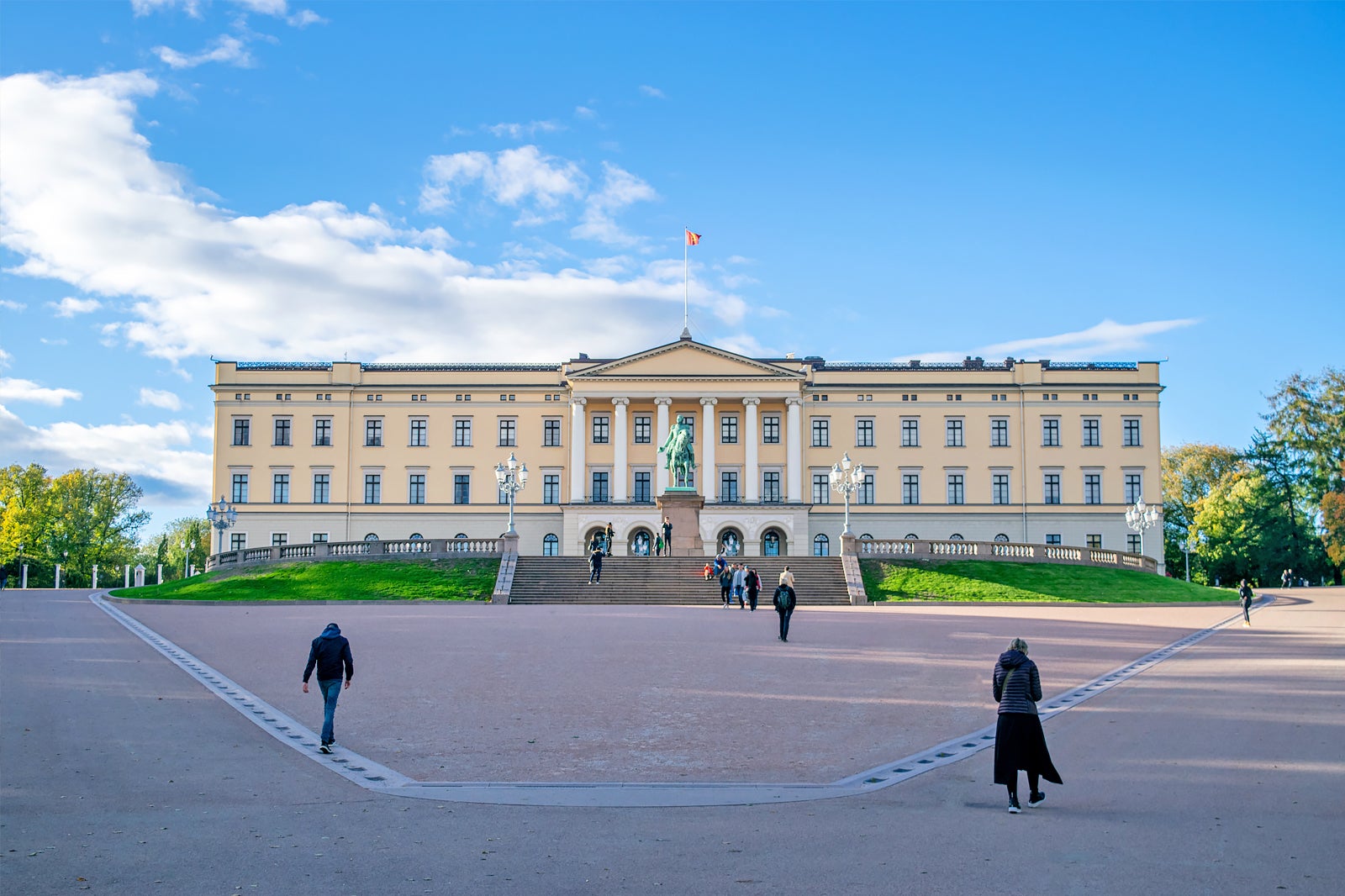 Det Kongelige Slott I Oslo Opplev Den Fascinerende Historien Til De 