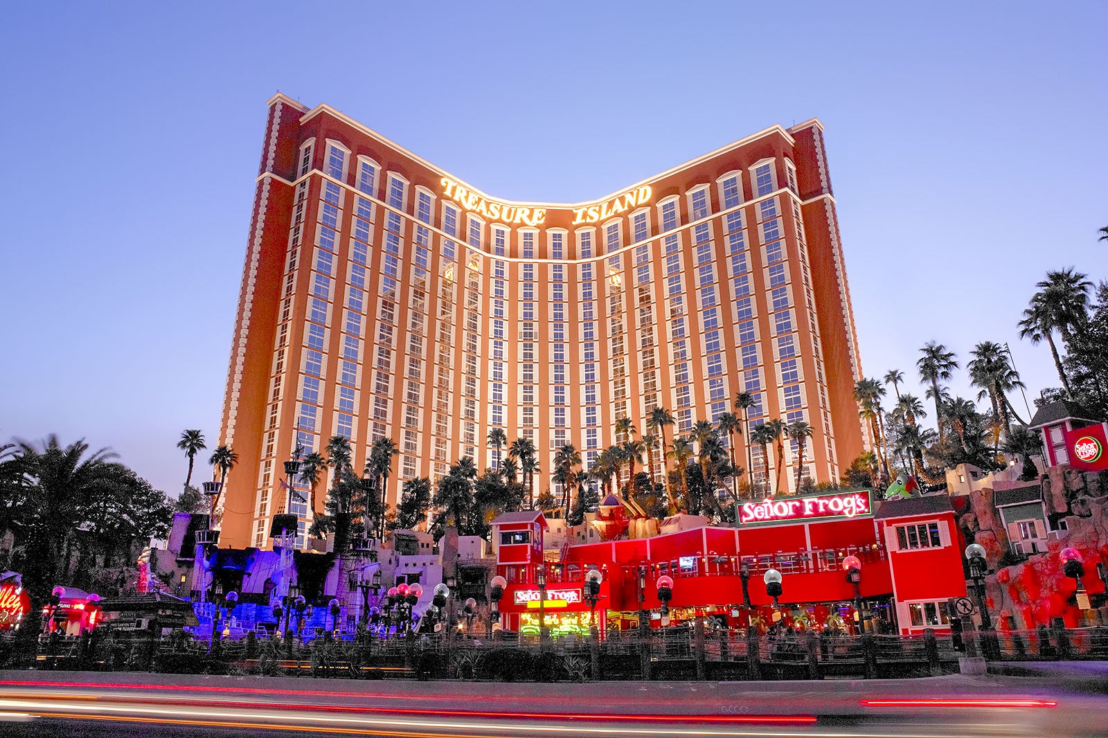 15 Best Casinos in Las Vegas - Try Your Luck in the Gambling