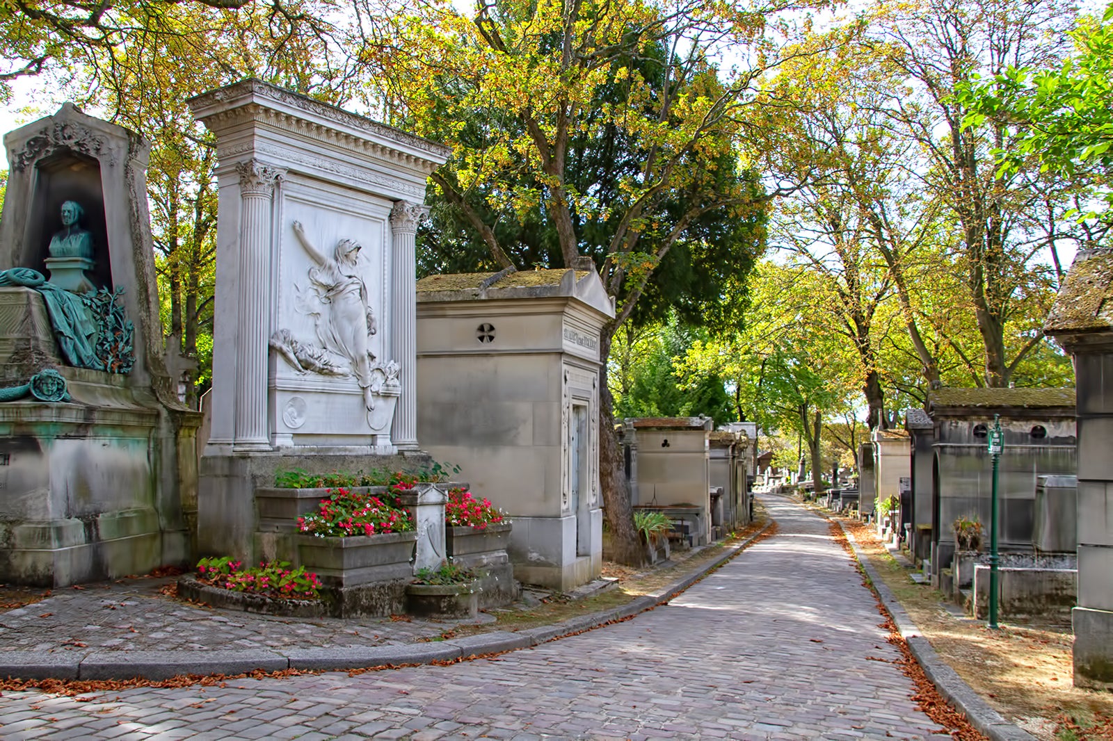 Père Lachaise Cemetery - Visit One of the Largest Necropoli in the ...