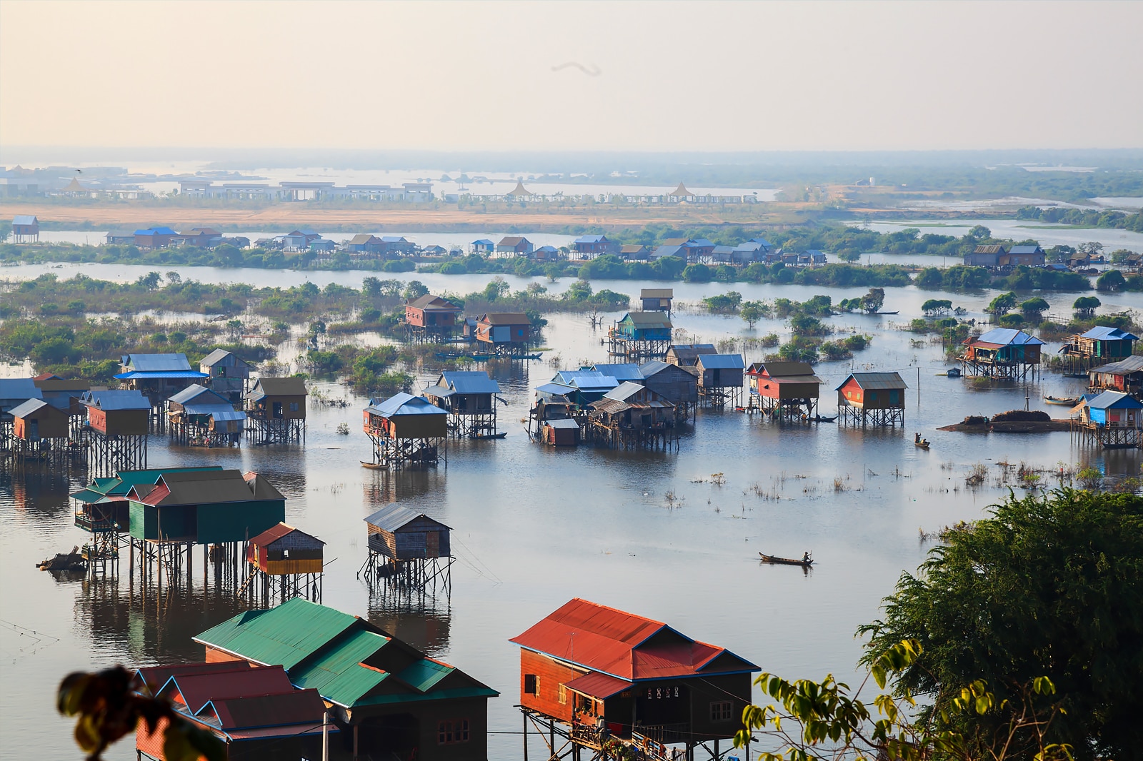 Tong le sap cambodia