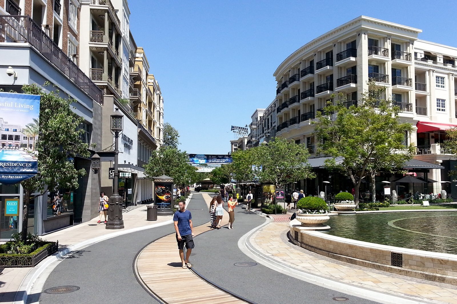 L.A.'s Outdoor Mall The Grove to Open Main Street for First Time for