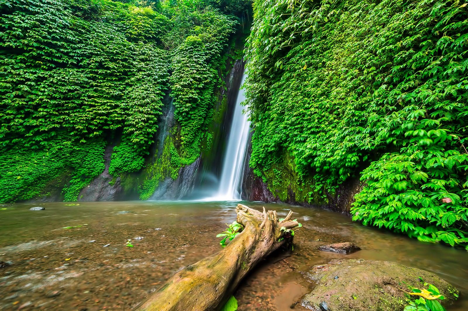 Munduk And Melanting Waterfalls In Bali Waterfalls In The Central munduk-and-melanting-waterfalls-in-bali-waterfalls-in-the-central