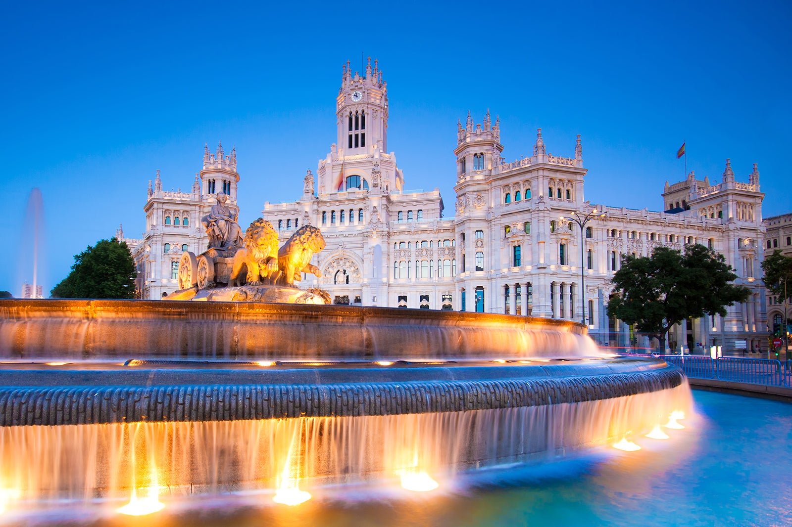 Cybele Palace In Madrid Supporting Stately Order Go Guides cybele-palace-in-madrid-supporting-stately-order-go-guides