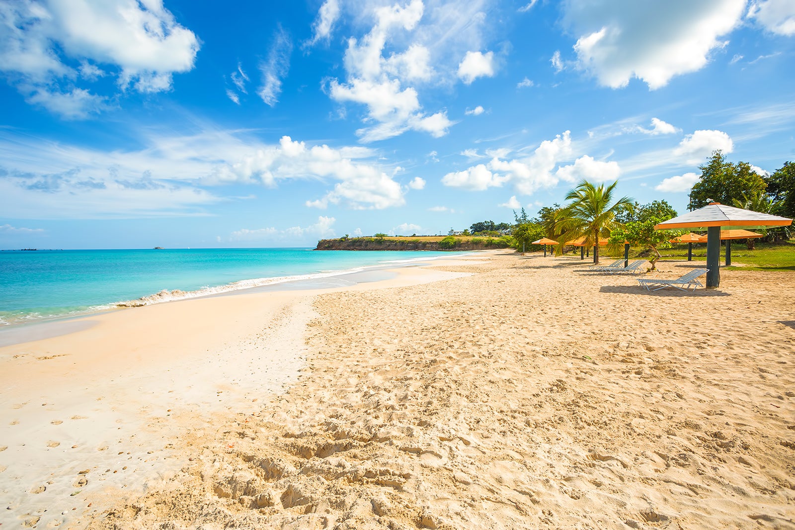 10 Best Beaches in Antigua - What Is the Most Popular Beach in Antigua ...