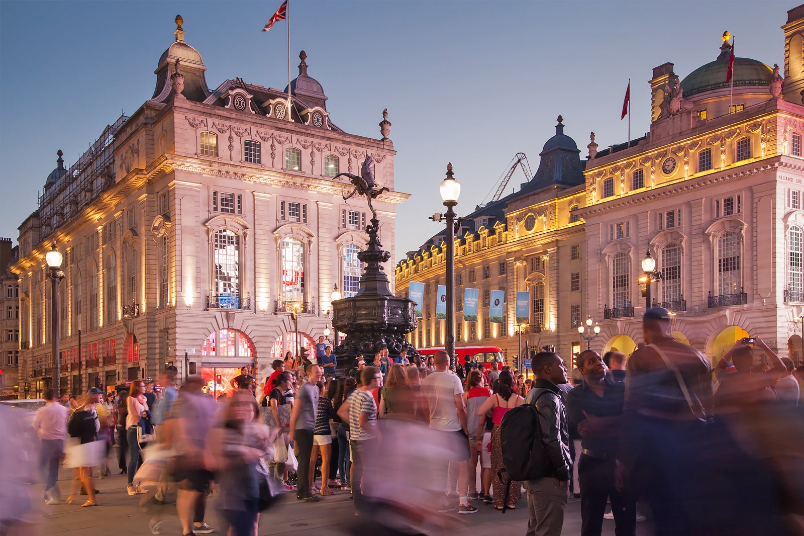 Piccadilly Circus In London A Historic Meeting Place Surrounded By   6c48e8c7 E9d2 45af 8e9c A1792bcb8ca9 