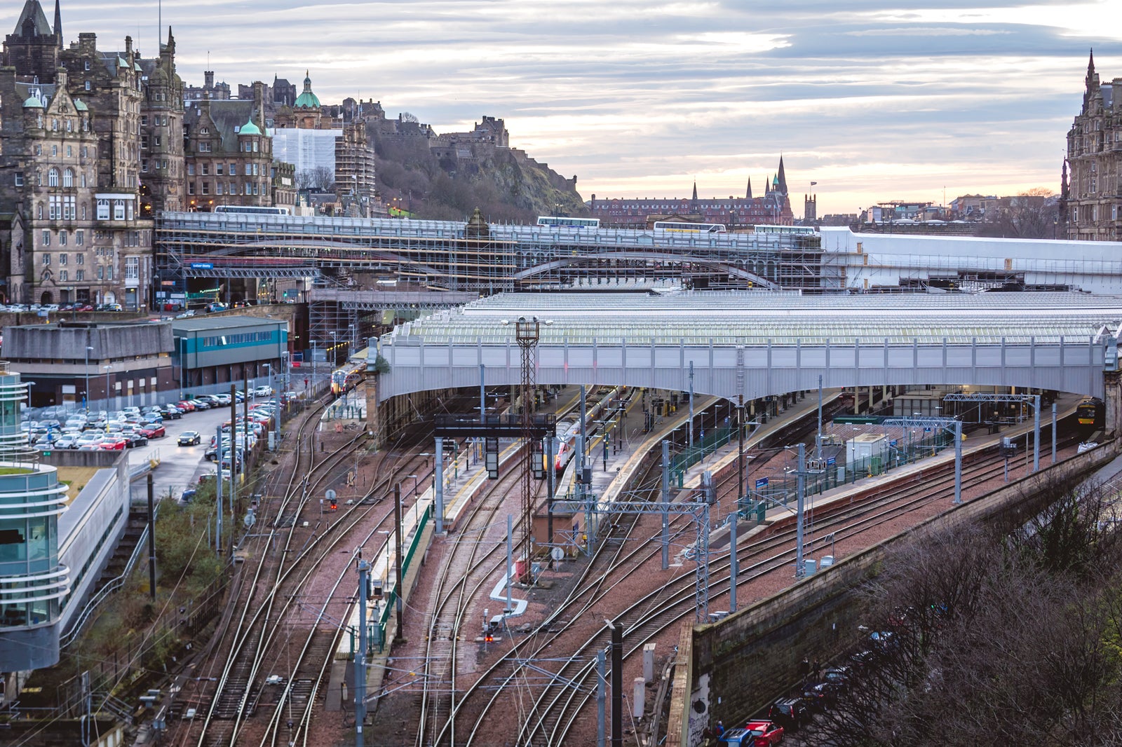 edinburgh waverley travel centre opening times