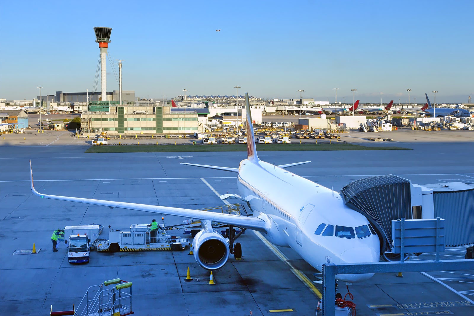 London Heathrow Airport - The Biggest and Busiest Airport in the UK ...